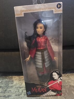 Disney Mulan Doll in Red and Silver Warrior Outfit